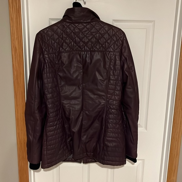 Danier Quilted Ladies Leather Jacket - Picture 4 of 6
